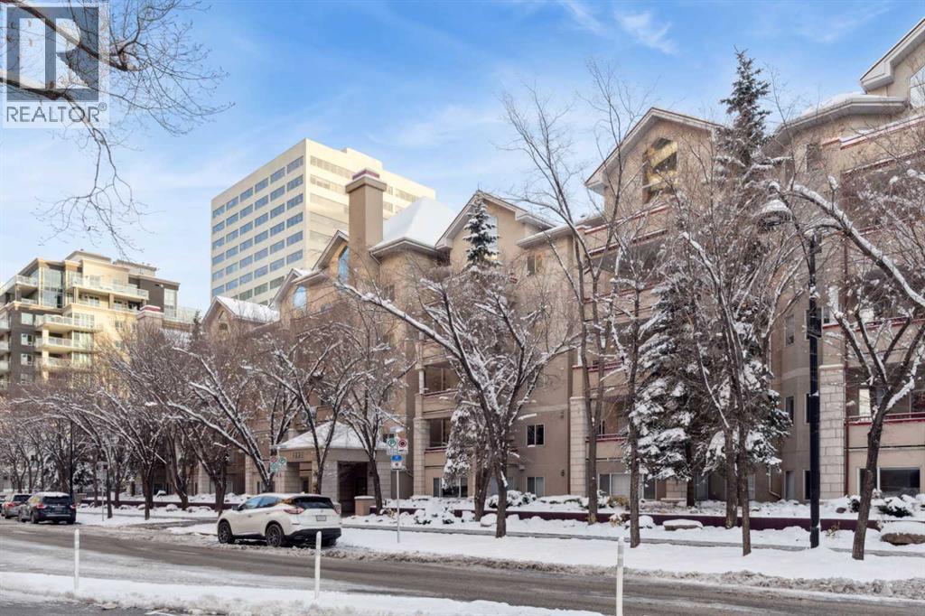 Single Family House for Sale in    Avenue SW Downtown Commercial Core Calgary 