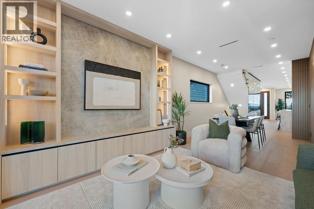 504 E 5TH STREET, North Vancouver