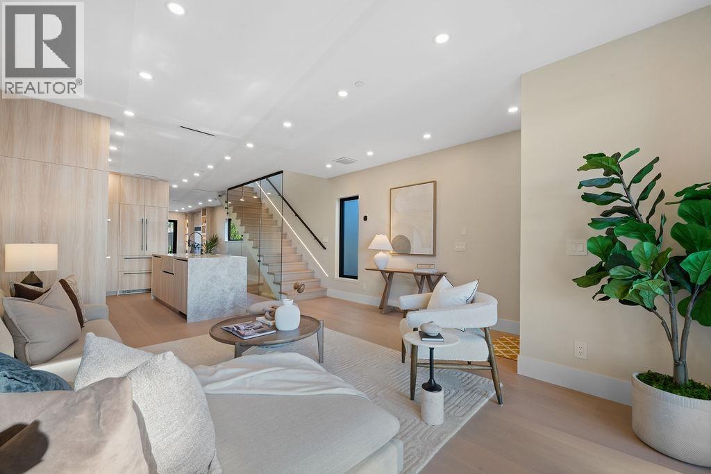 504 E 5TH STREET, North Vancouver