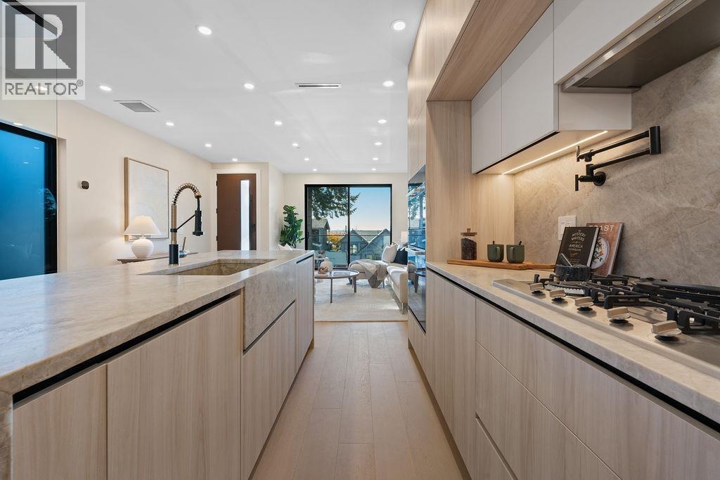 504 E 5TH STREET, North Vancouver