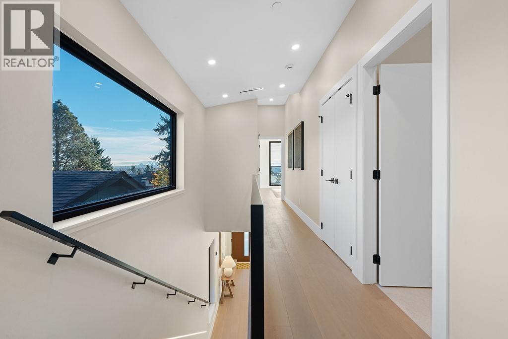 504 E 5TH STREET, North Vancouver