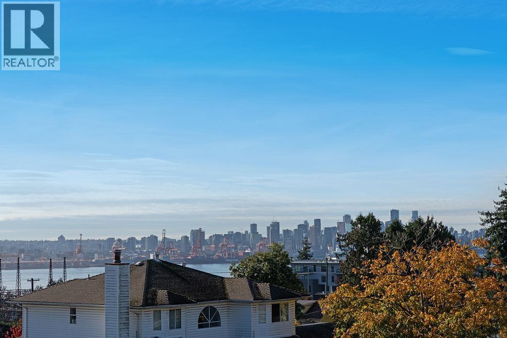 504 E 5TH STREET, North Vancouver