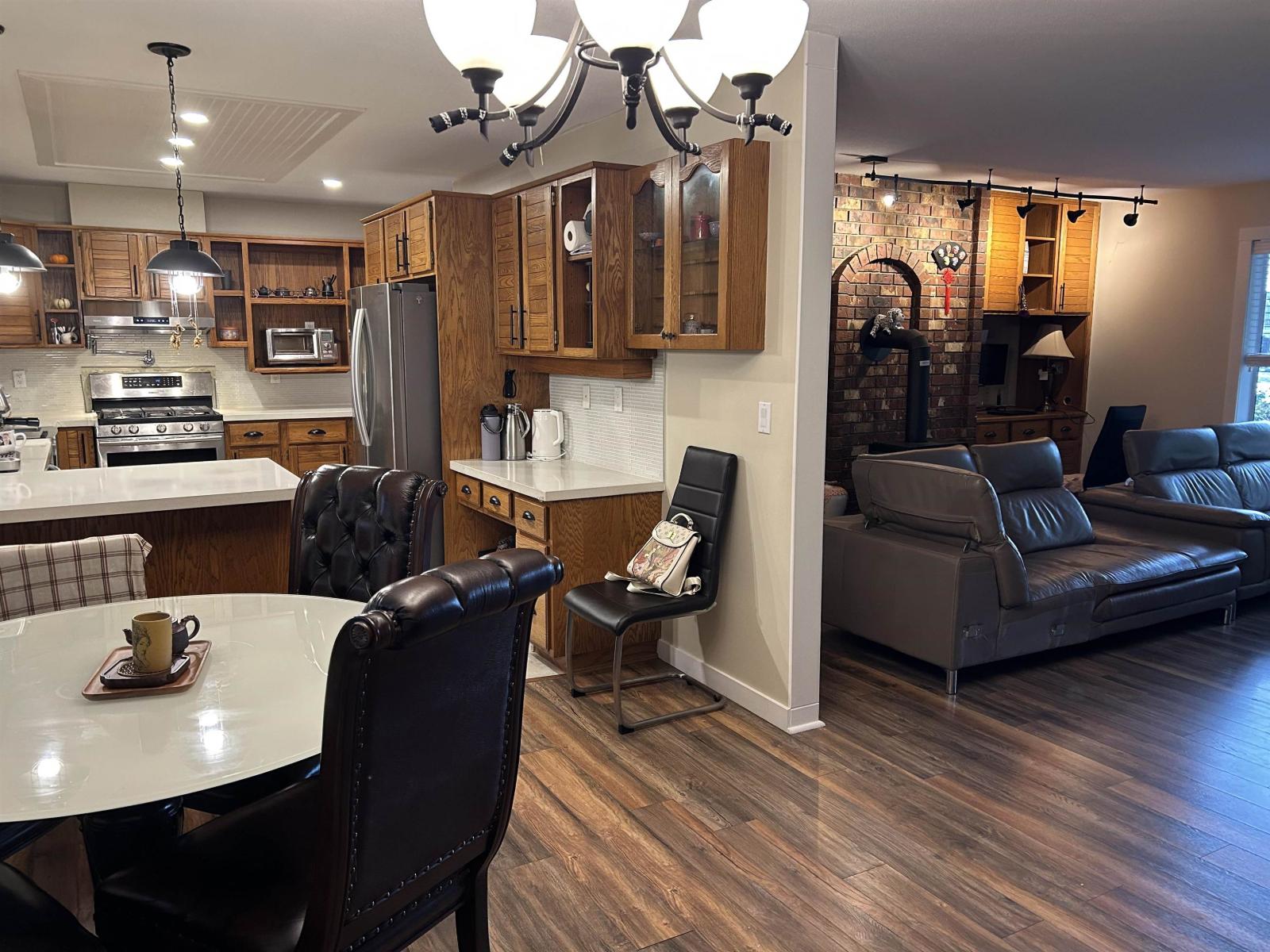 32427 EGGLESTONE AVENUE, Mission