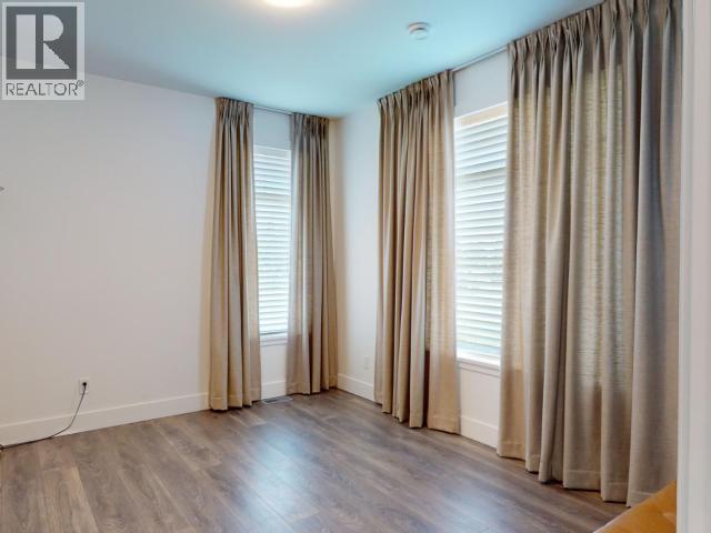 4048 SATURNA AVE, Powell River