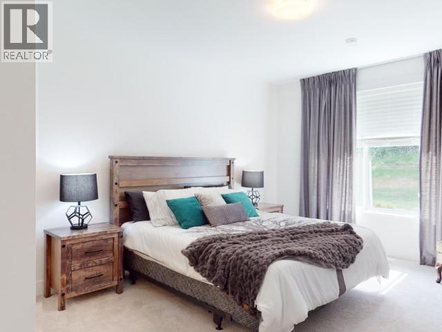 4048 SATURNA AVE, Powell River