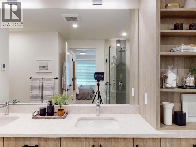 4060 SATURNA AVE - 30
