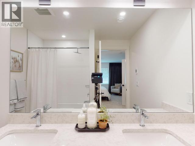 4060 SATURNA AVE, Powell River