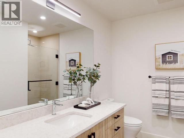 4060 SATURNA AVE, Powell River