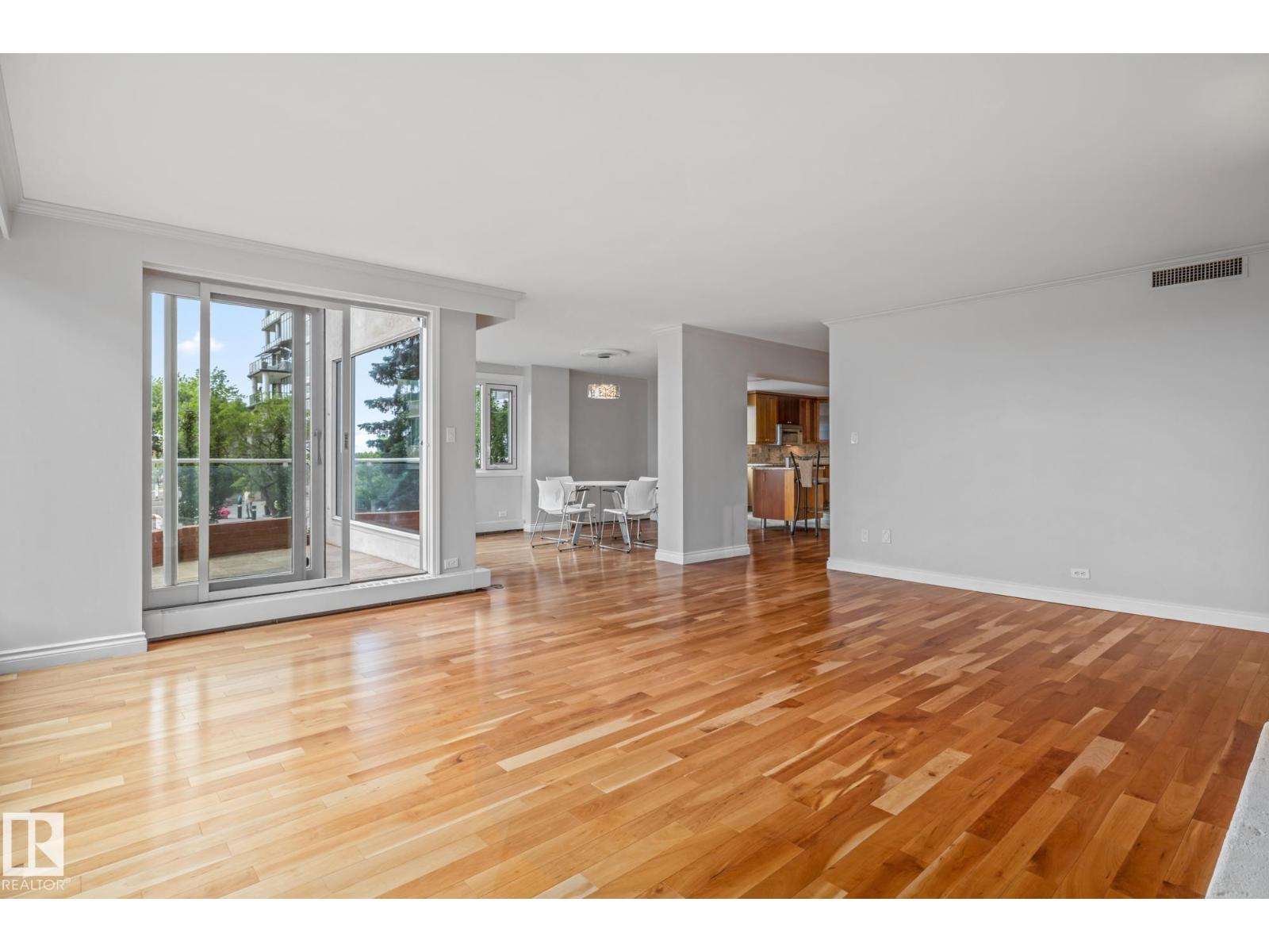 #202 10010 119 ST NW, Edmonton