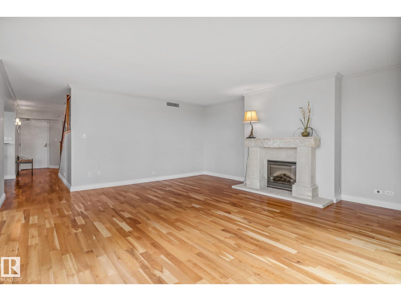 #202 10010 119 ST NW, Edmonton