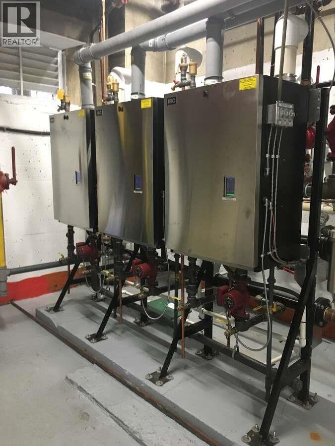 410 1975 PENDRELL STREET, Vancouver