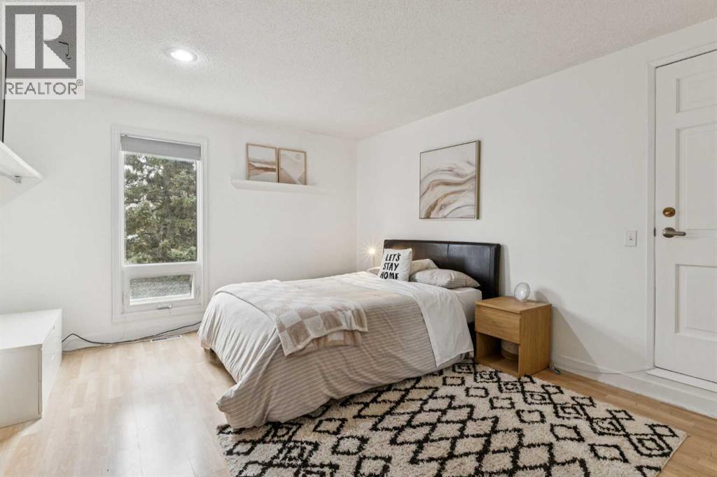 Single Family House for Sale in   Varsity Drive NW Varsity Calgary 