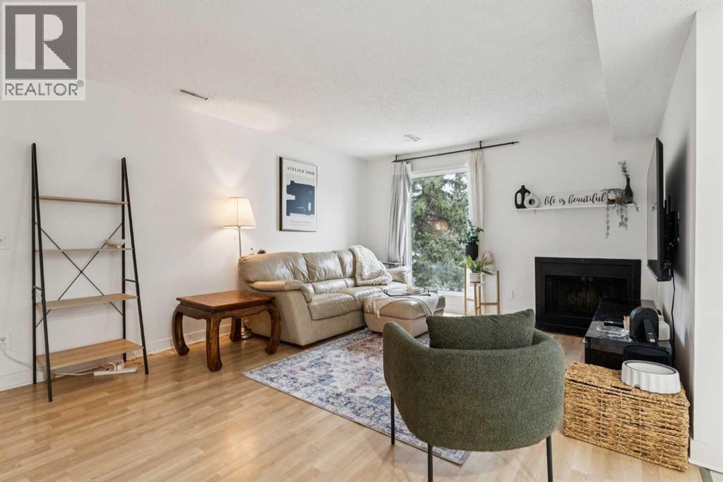 Single Family House for Sale in   Varsity Drive NW Varsity Calgary 