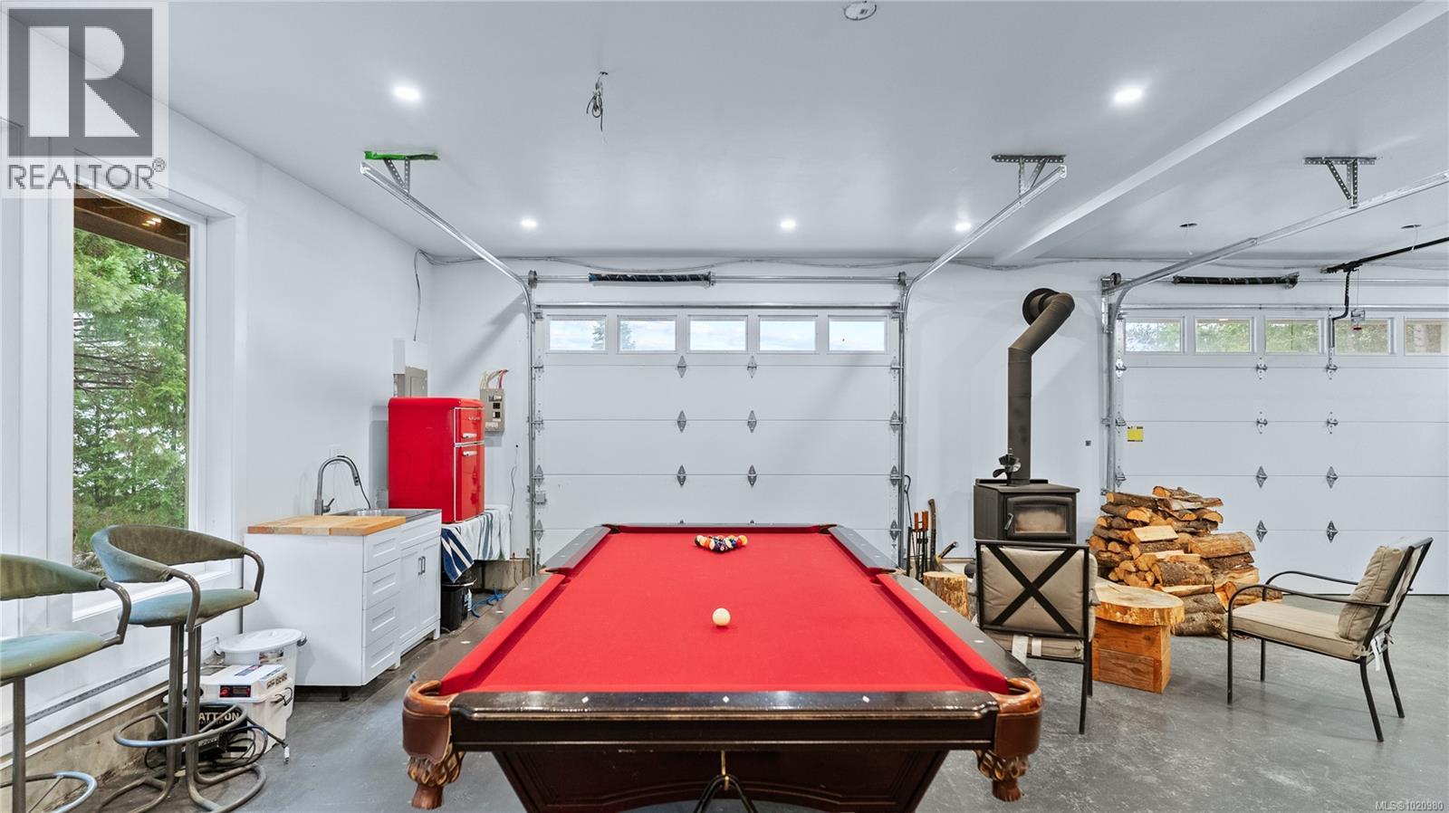 1550 Olympic Dr, Shawnigan Lake