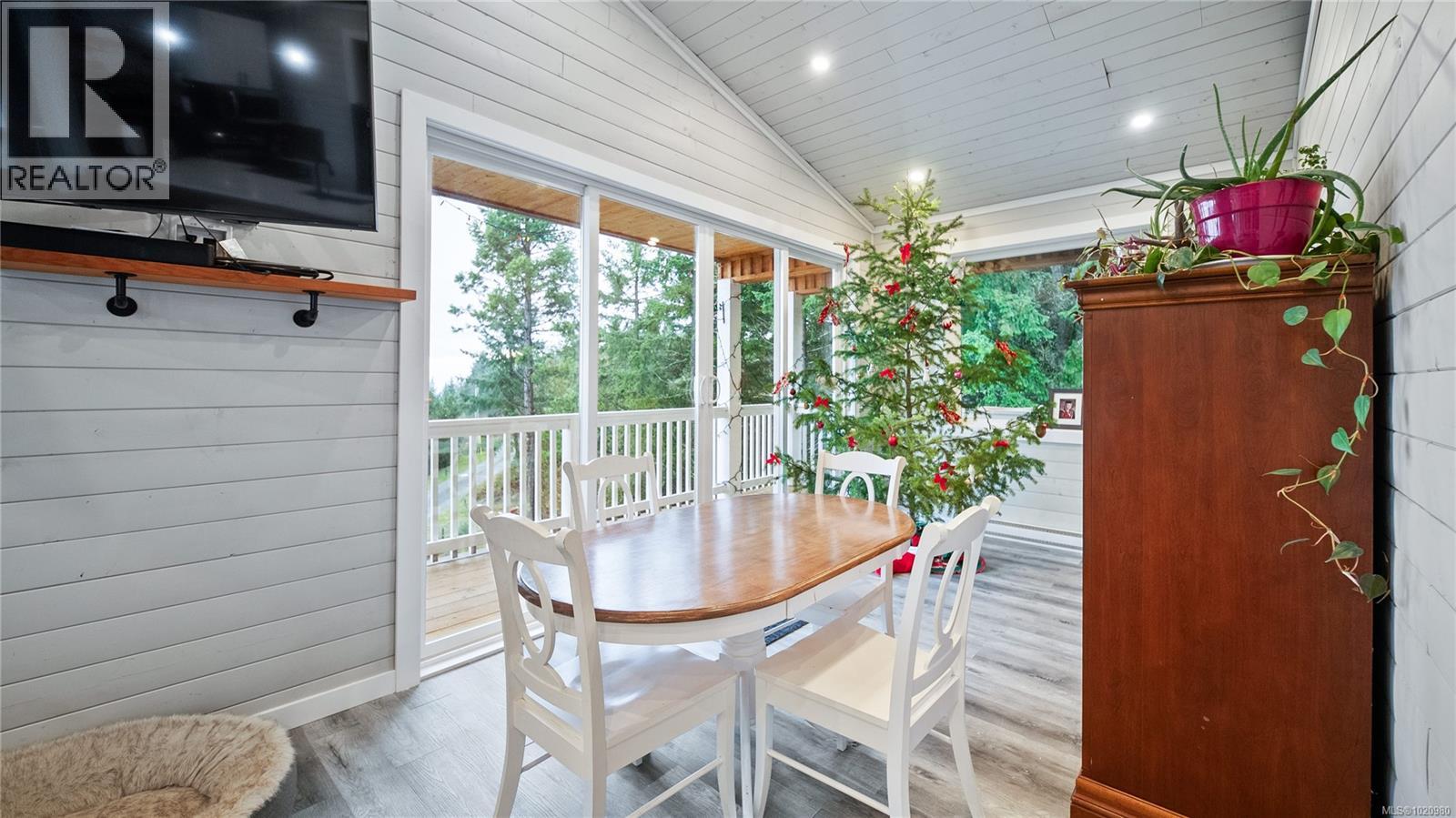 1550 Olympic Dr, Shawnigan Lake