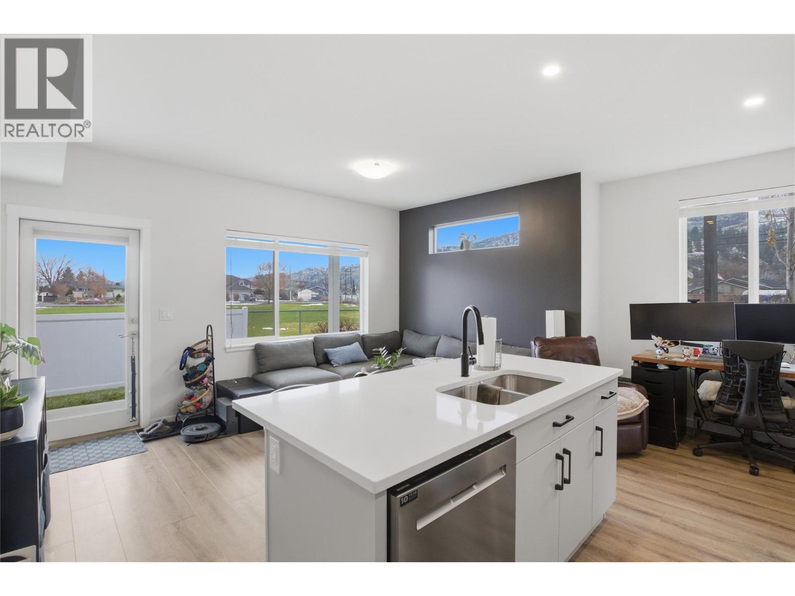 2925 WESTSYDE Road Unit# 101, Kamloops