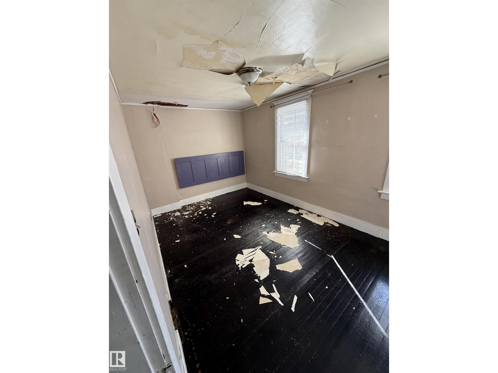 11121 127 ST NW, Edmonton