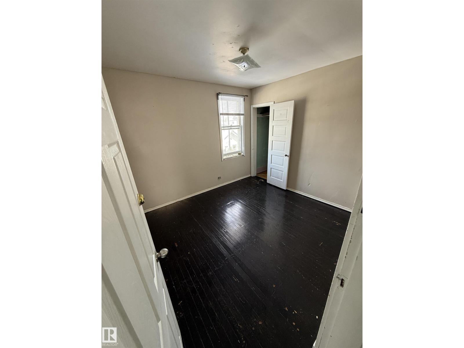 11121 127 ST NW, Edmonton