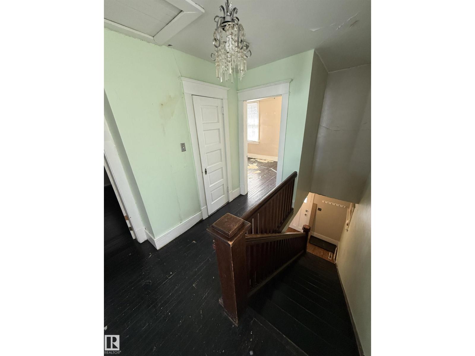 11121 127 ST NW, Edmonton