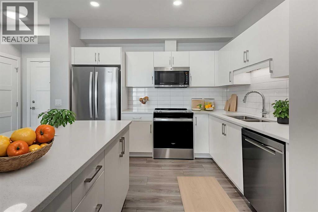 Single Family House for Sale in    Avenue SW Springbank Hill Calgary 