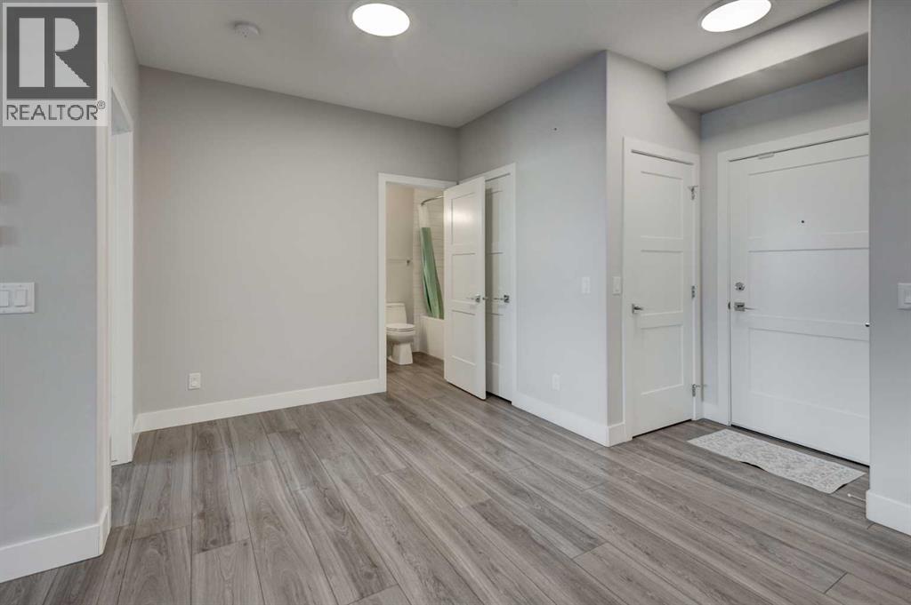 Single Family House for Sale in    Avenue SW Springbank Hill Calgary 