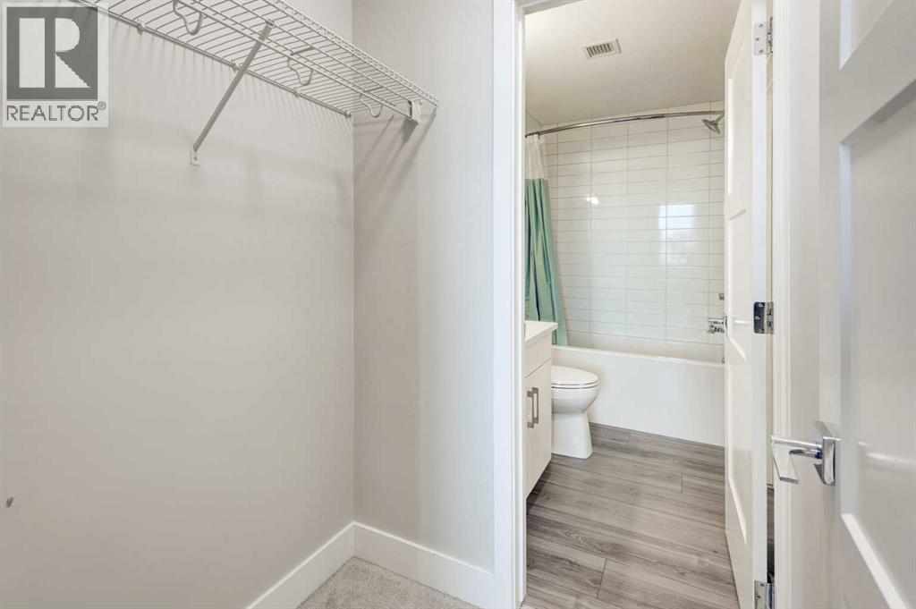 Single Family House for Sale in    Avenue SW Springbank Hill Calgary 