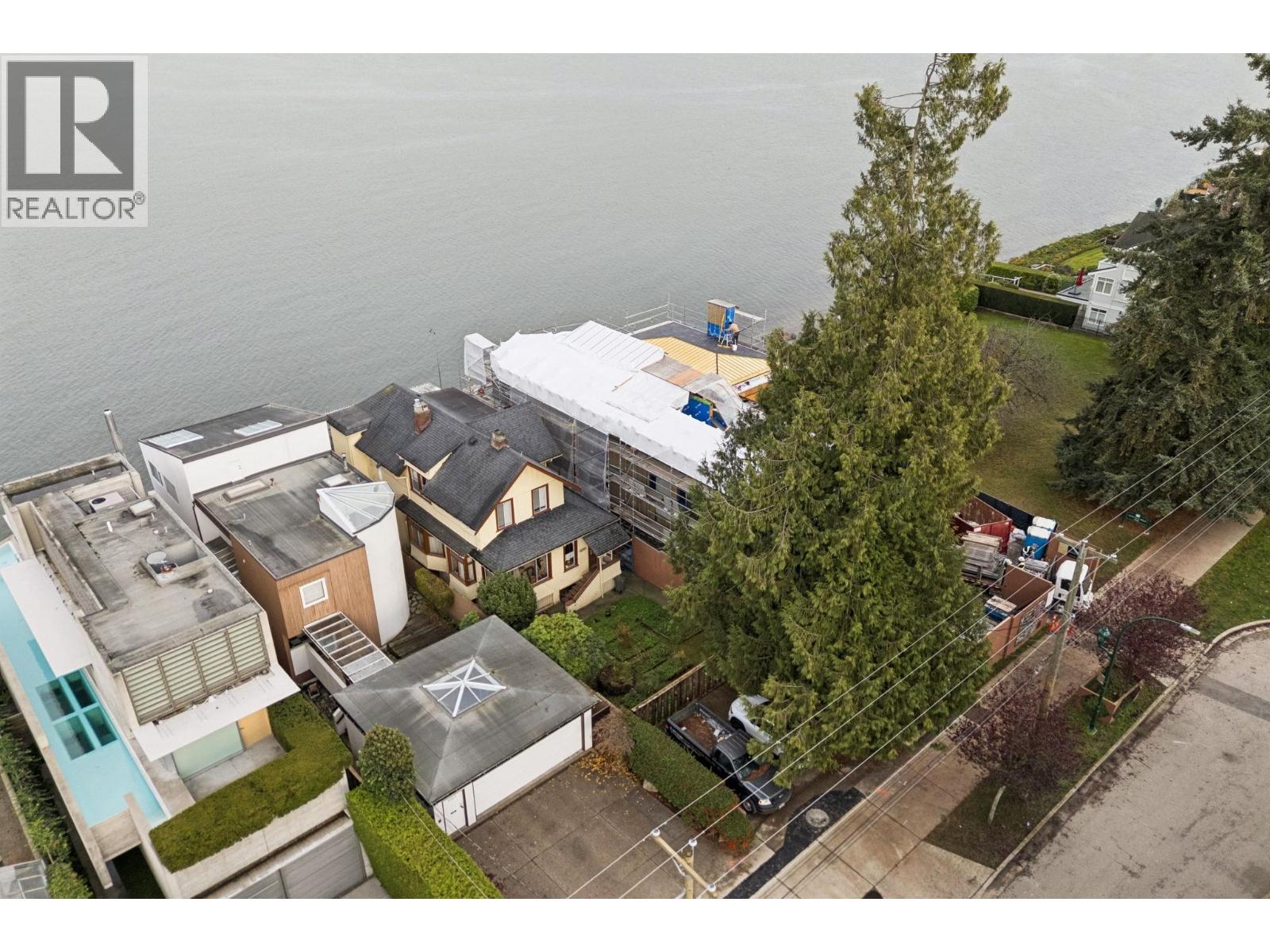 3243 POINT GREY ROAD, Vancouver