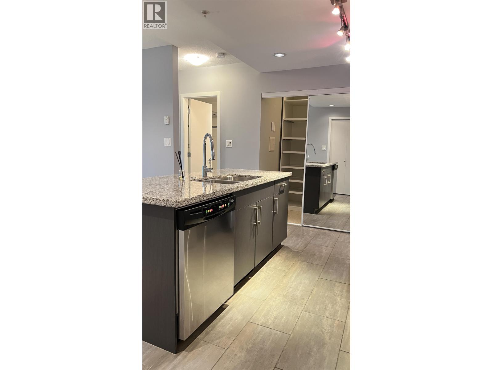 14 BEGBIE ST, New Westminster