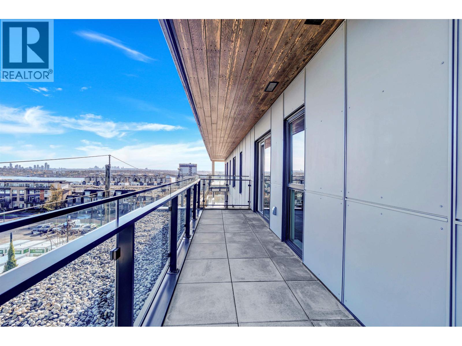 660 422 E 3RD STREET, North Vancouver