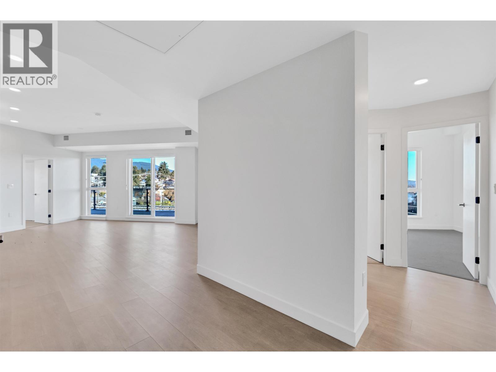 660 422 E 3RD STREET, North Vancouver