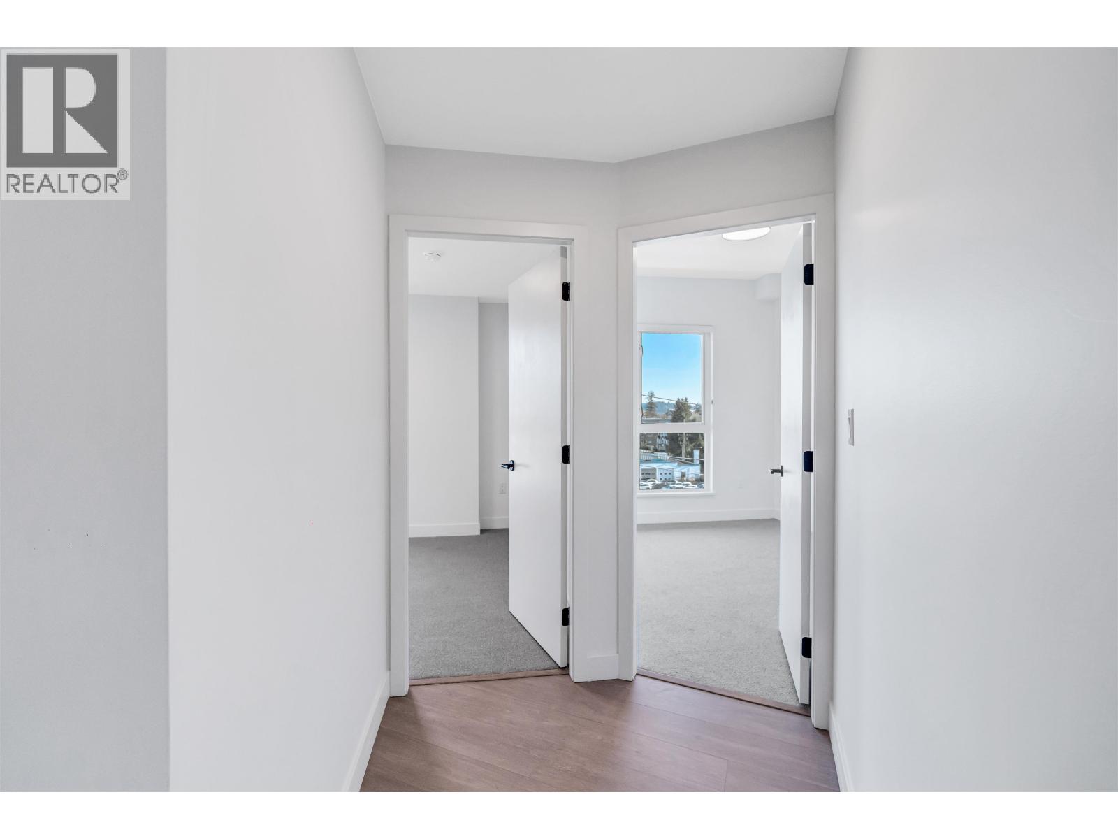 660 422 E 3RD STREET, North Vancouver