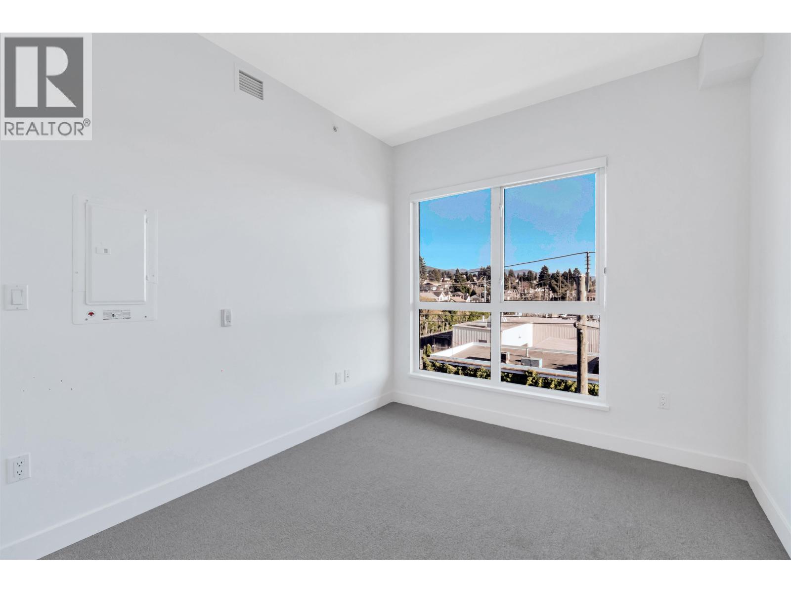 660 422 E 3RD STREET, North Vancouver