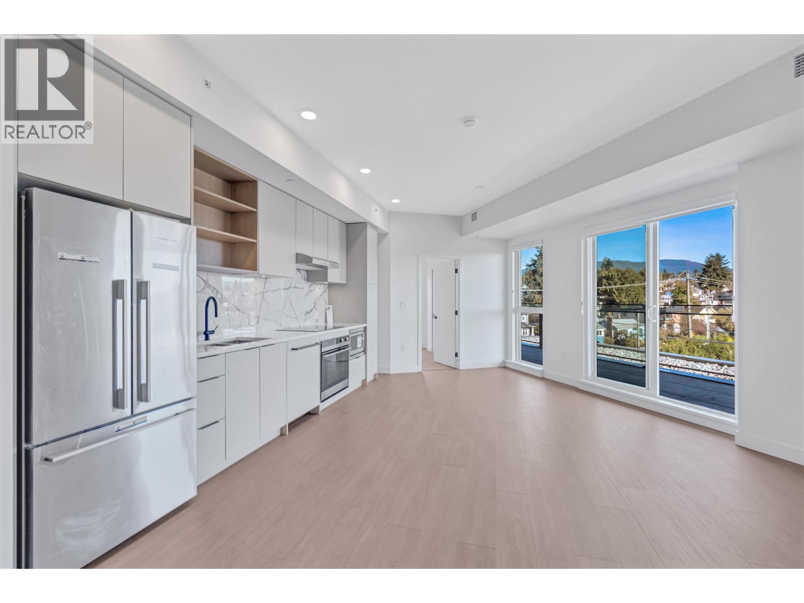 660 422 E 3RD STREET, North Vancouver