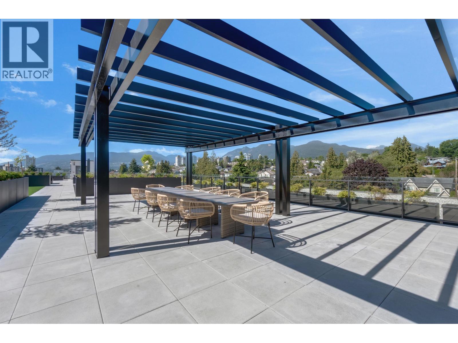 660 422 E 3RD STREET, North Vancouver