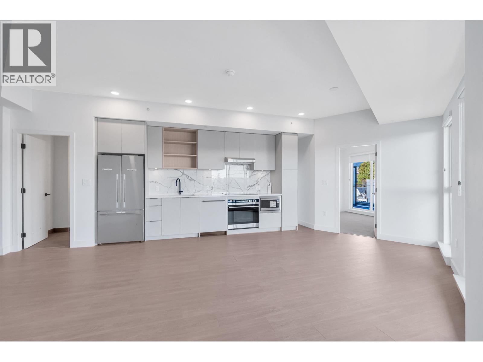 660 422 E 3RD STREET, North Vancouver