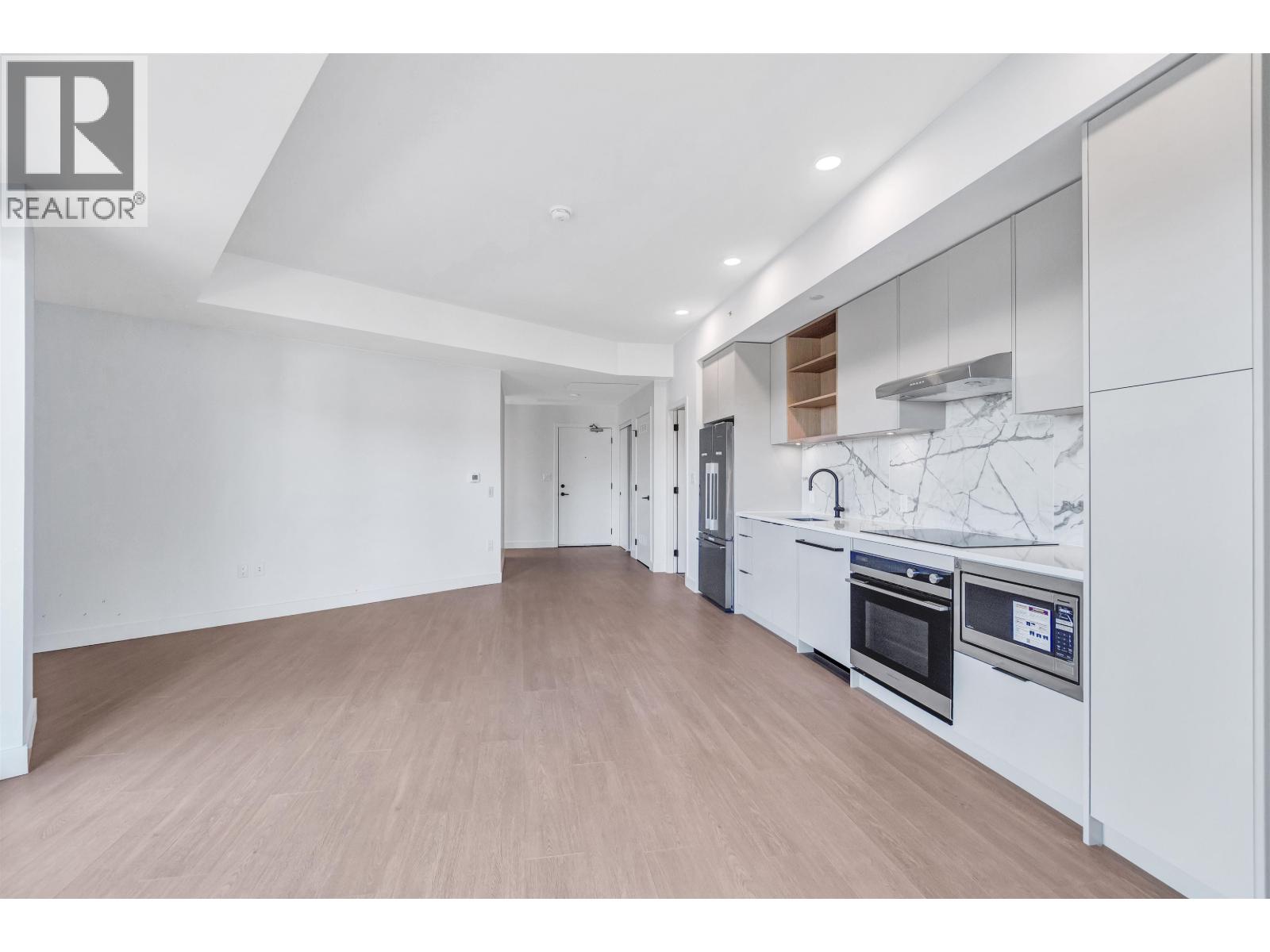 660 422 E 3RD STREET, North Vancouver