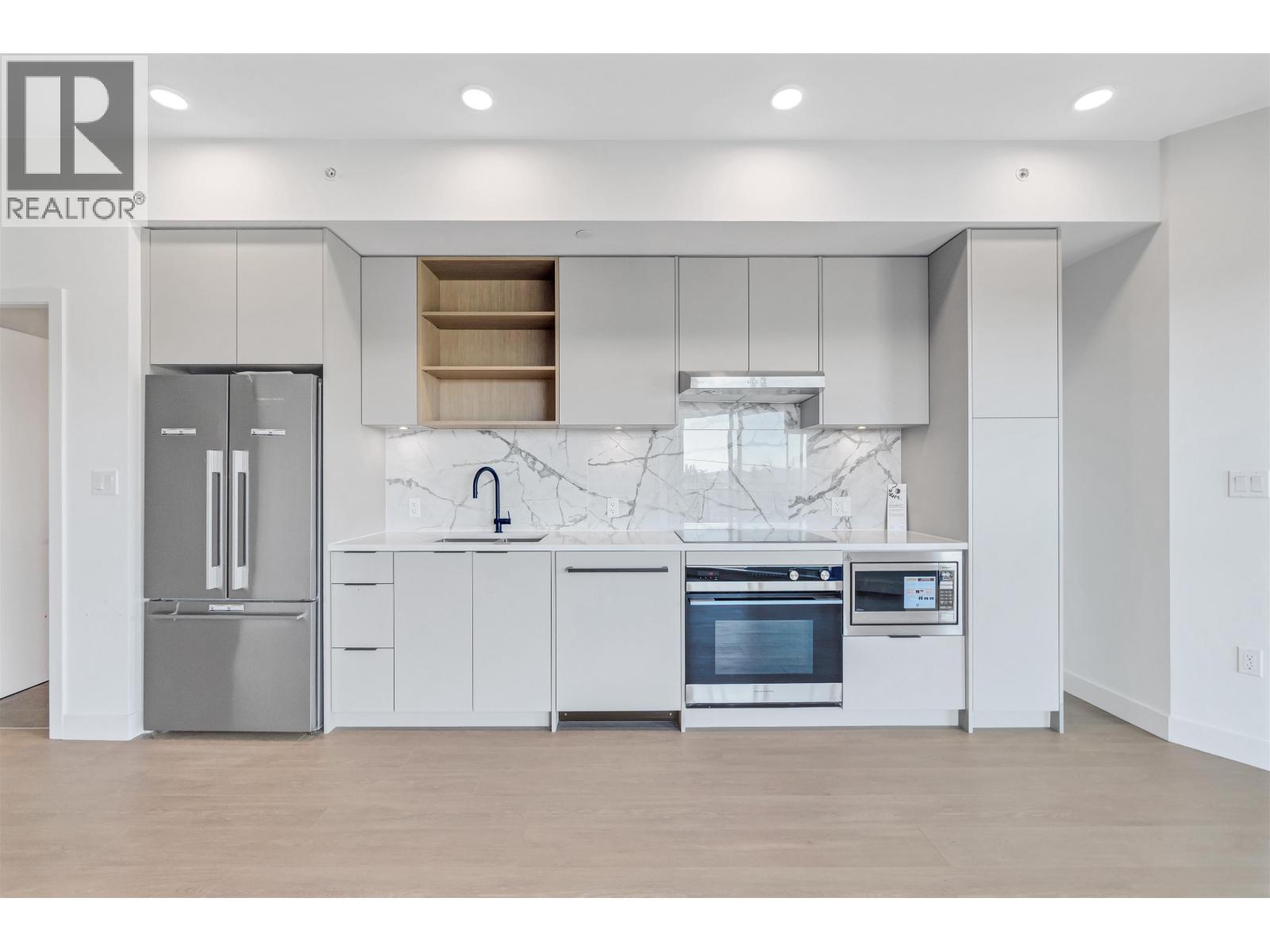 660 422 E 3RD STREET, North Vancouver