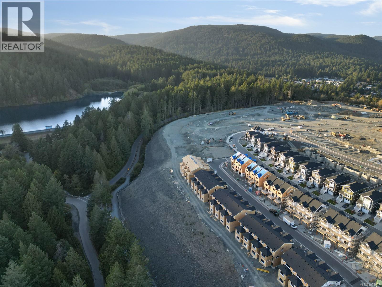 2853 Ledgestone Cres, Langford