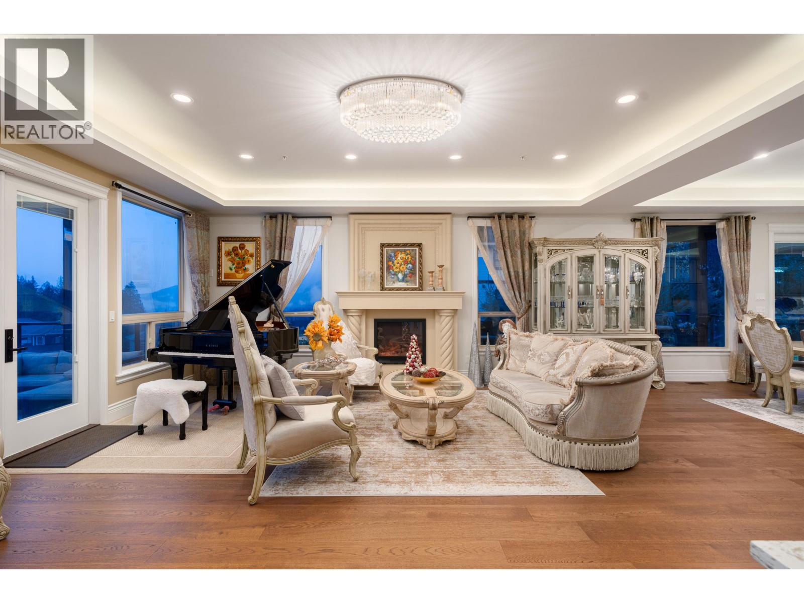 11000 CARMICHAEL STREET, Maple Ridge