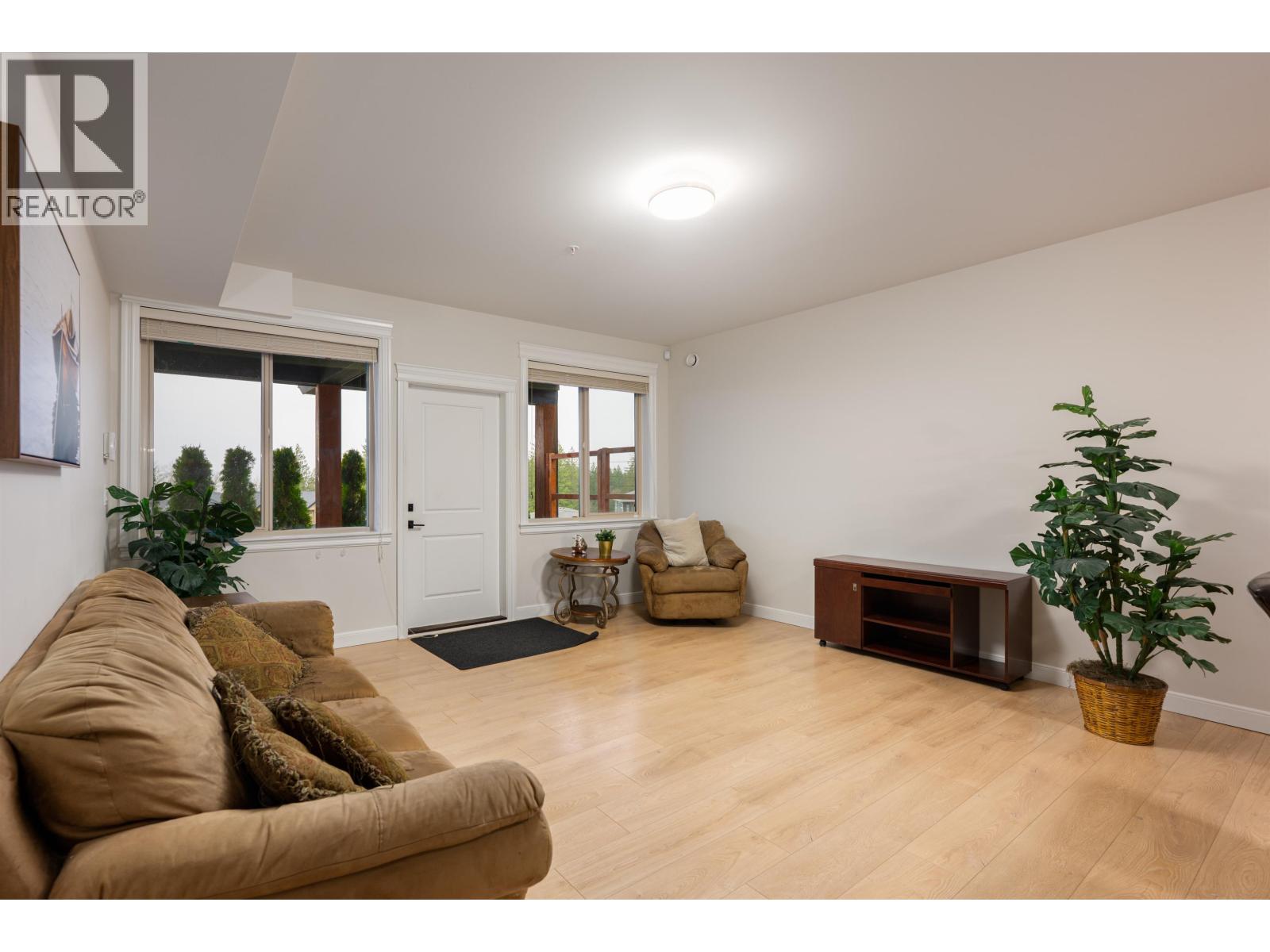 11000 CARMICHAEL STREET, Maple Ridge