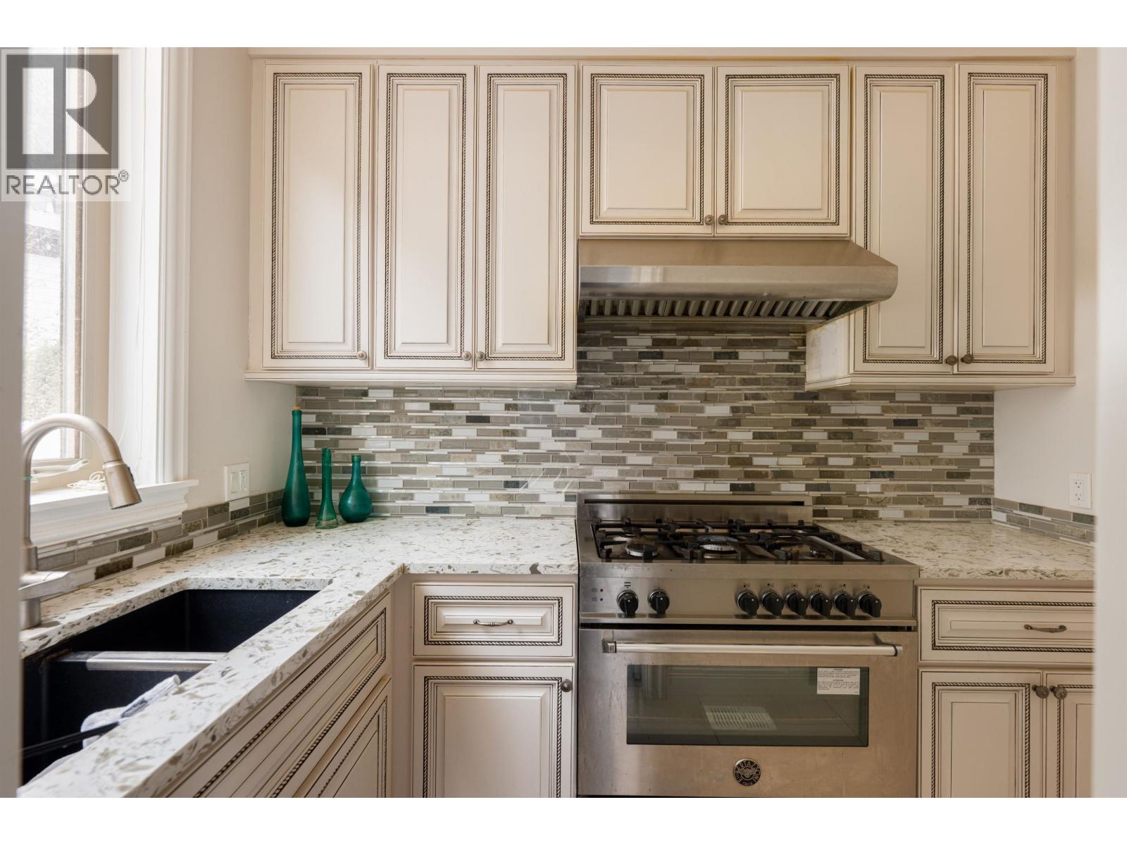 11000 CARMICHAEL STREET, Maple Ridge