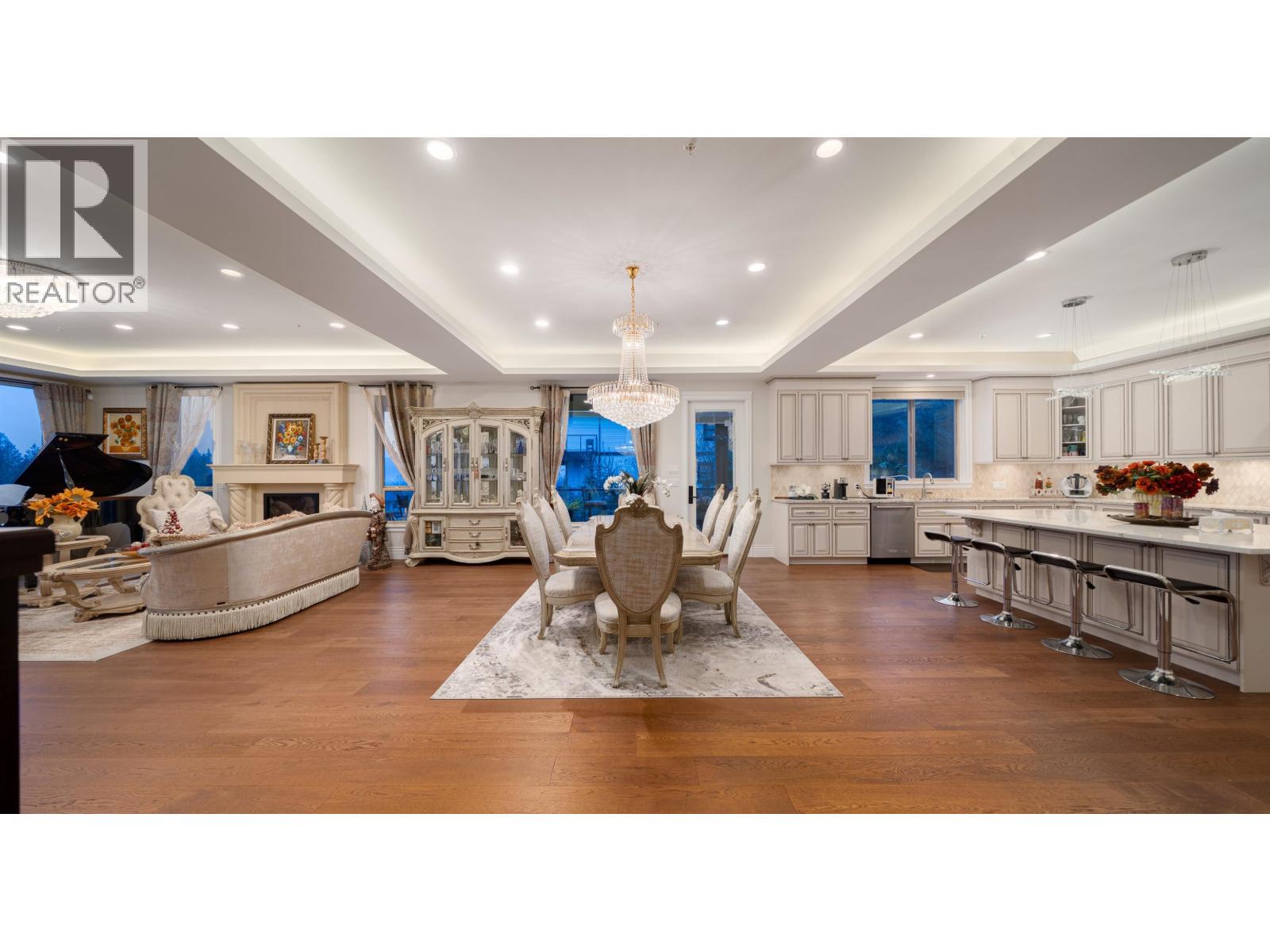 11000 CARMICHAEL STREET, Maple Ridge