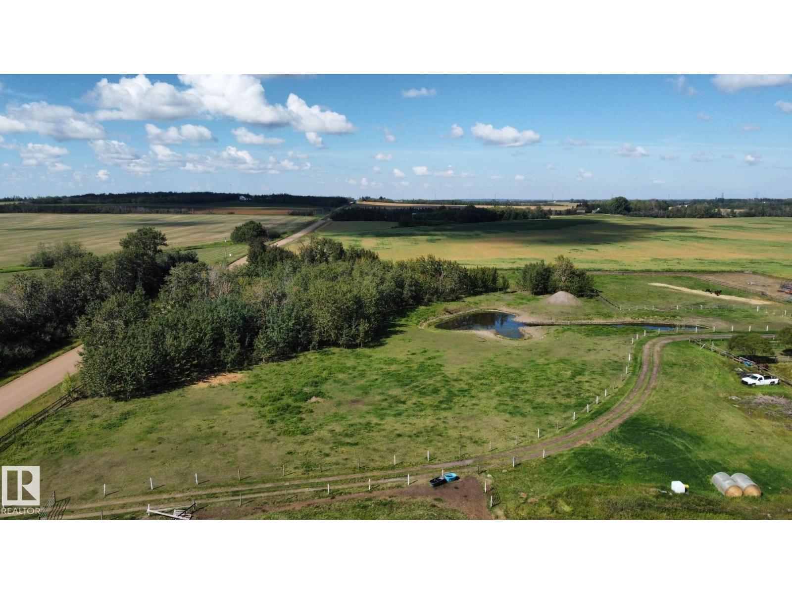 55202 RR 230, Rural Sturgeon County