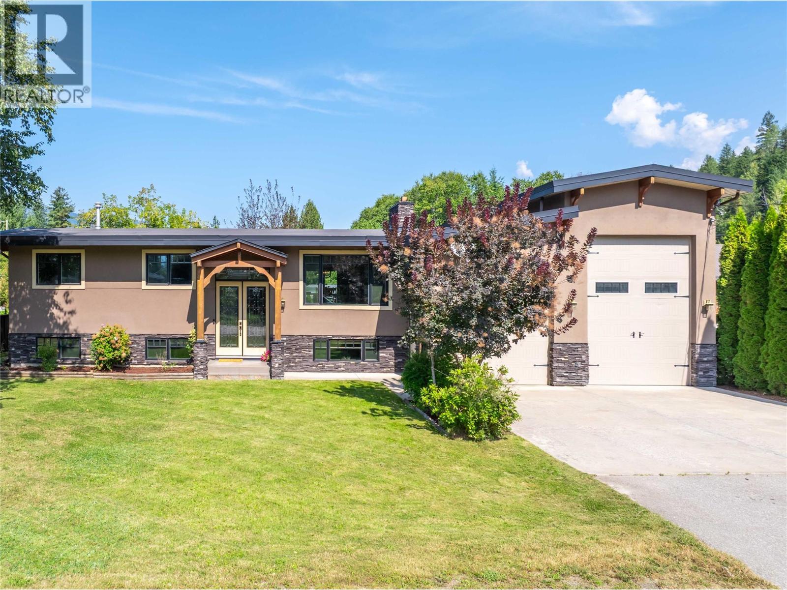 1824 Colbeck Road, Revelstoke