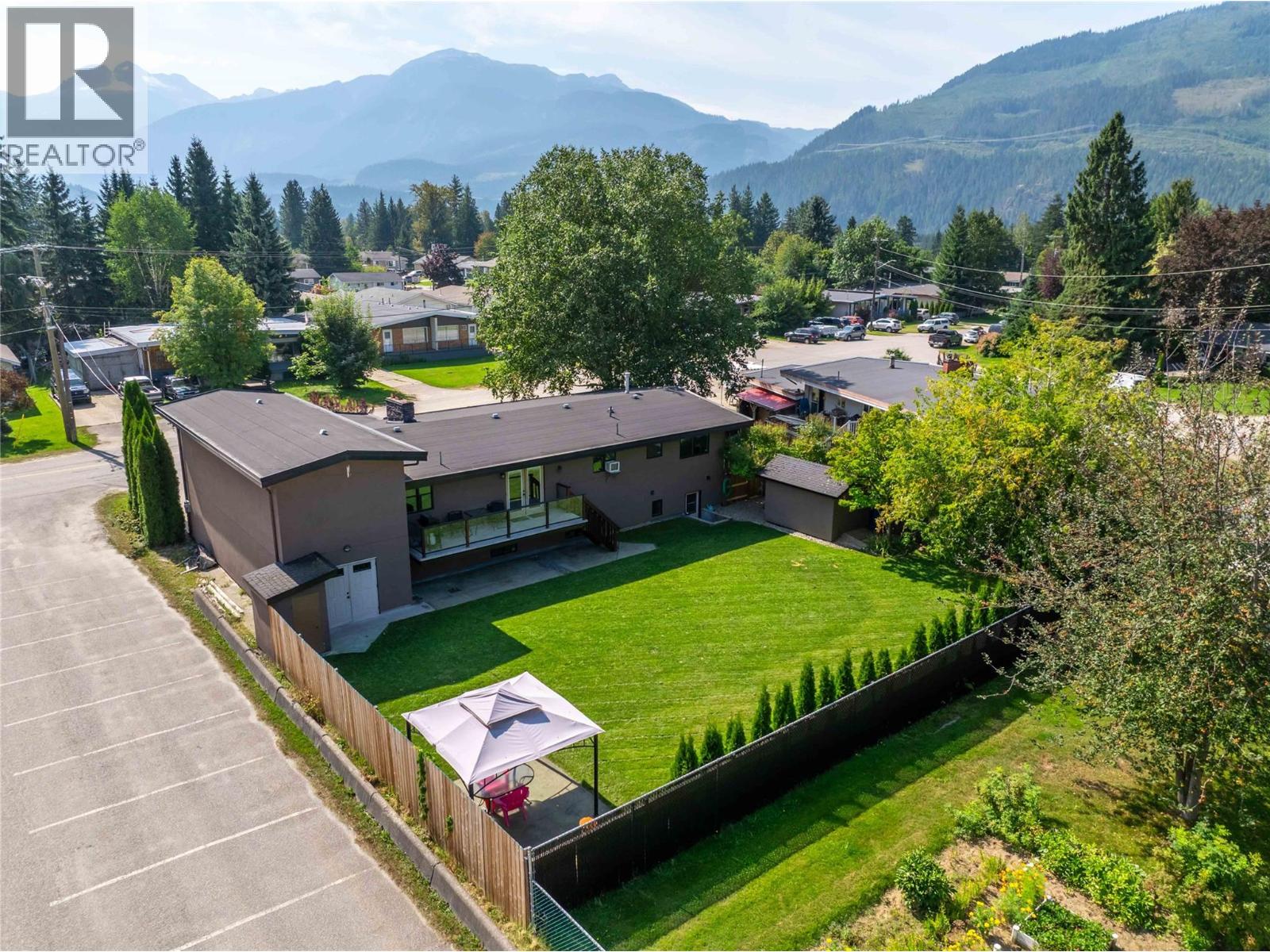1824 Colbeck Road, Revelstoke