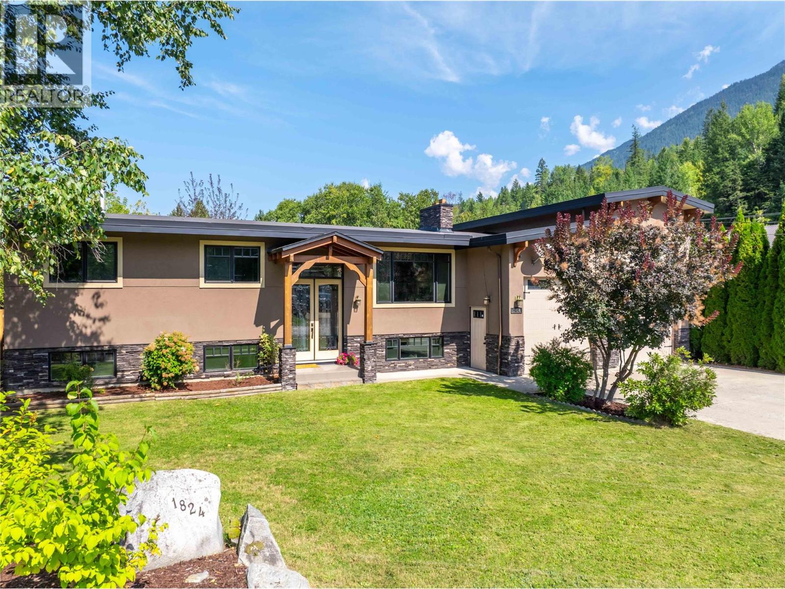 1824 Colbeck Road, Revelstoke