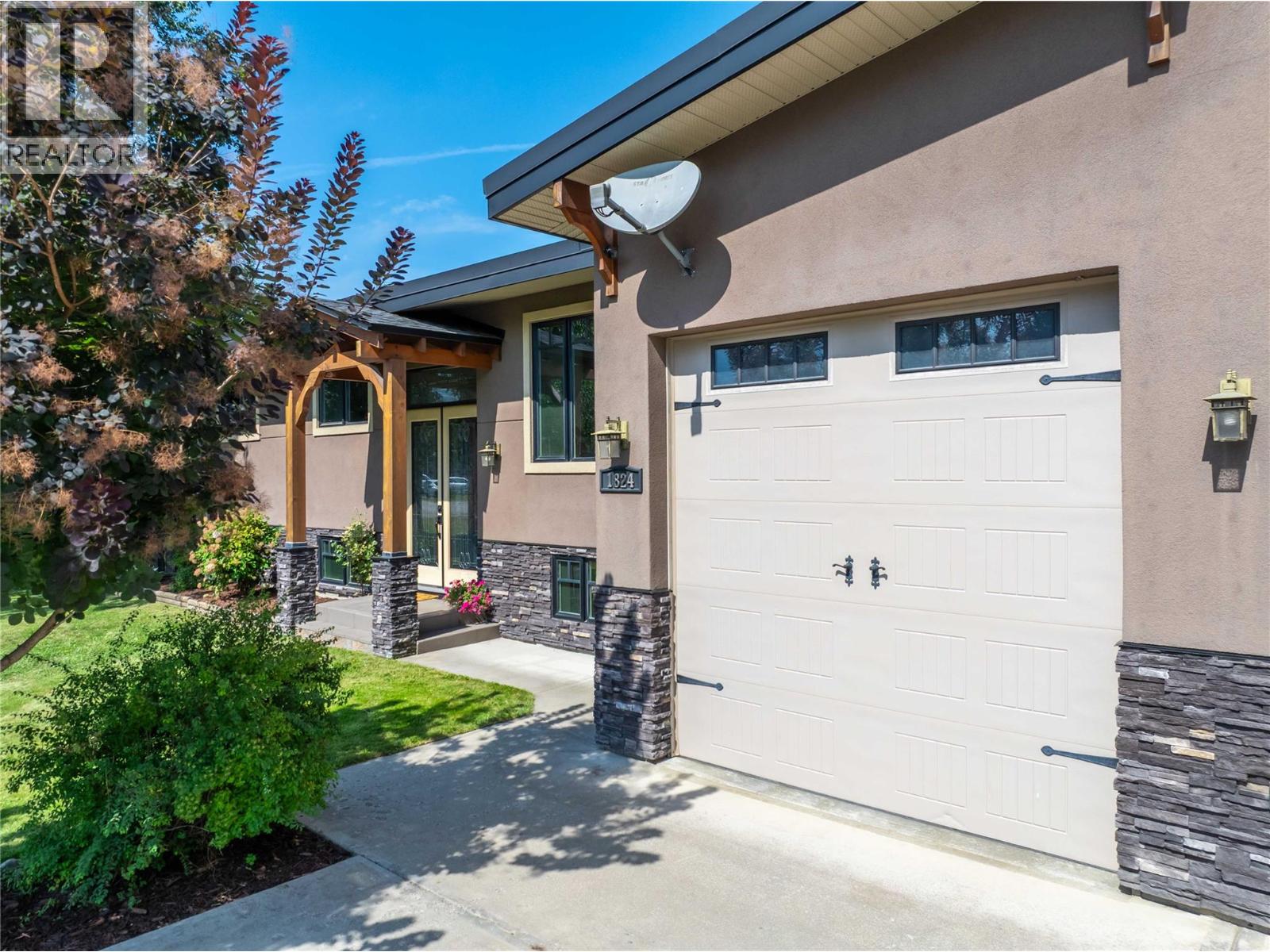 1824 Colbeck Road, Revelstoke