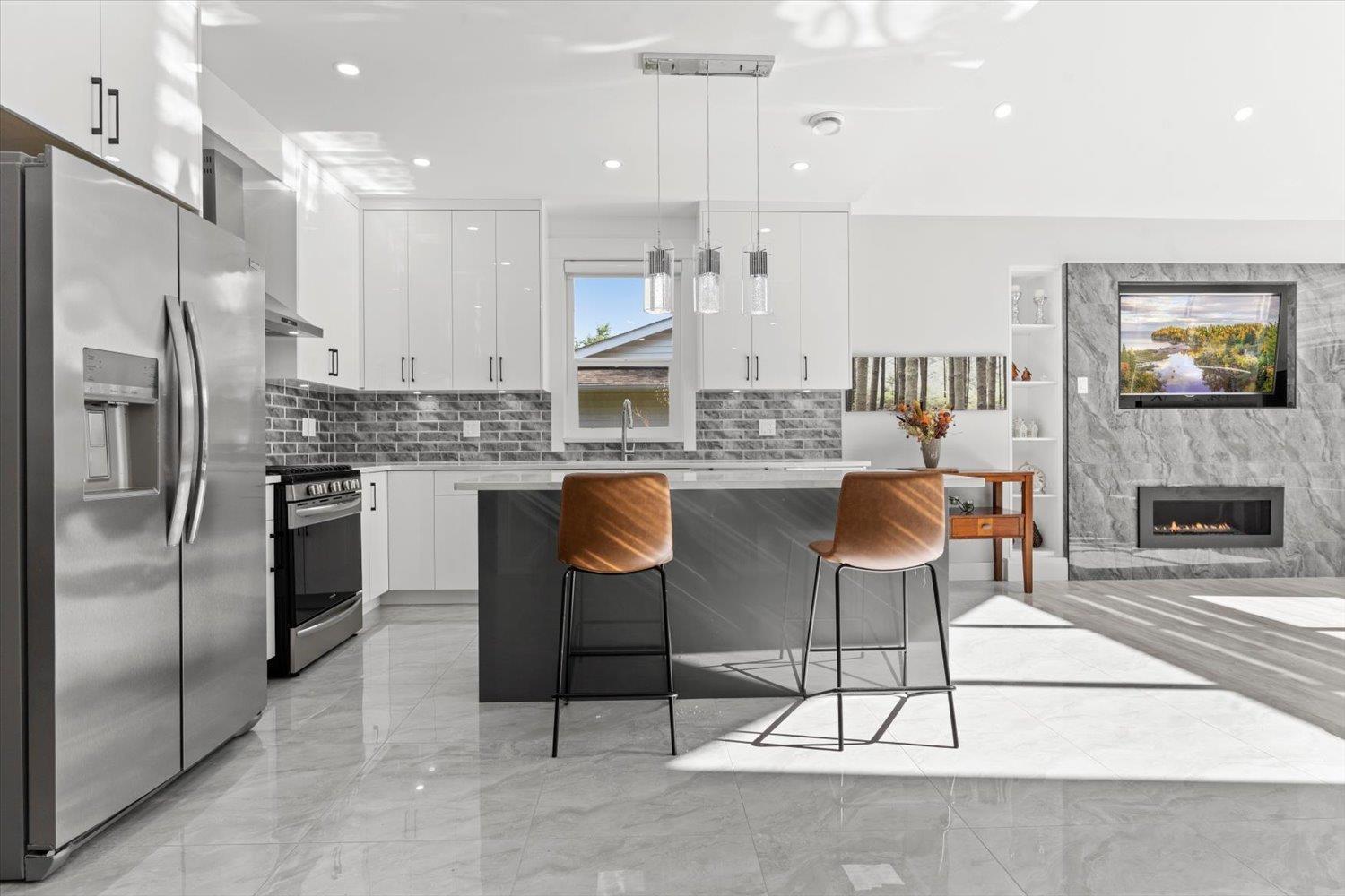 835 MYNG CRESCENT, Harrison Hot Springs, Harrison Hot Springs