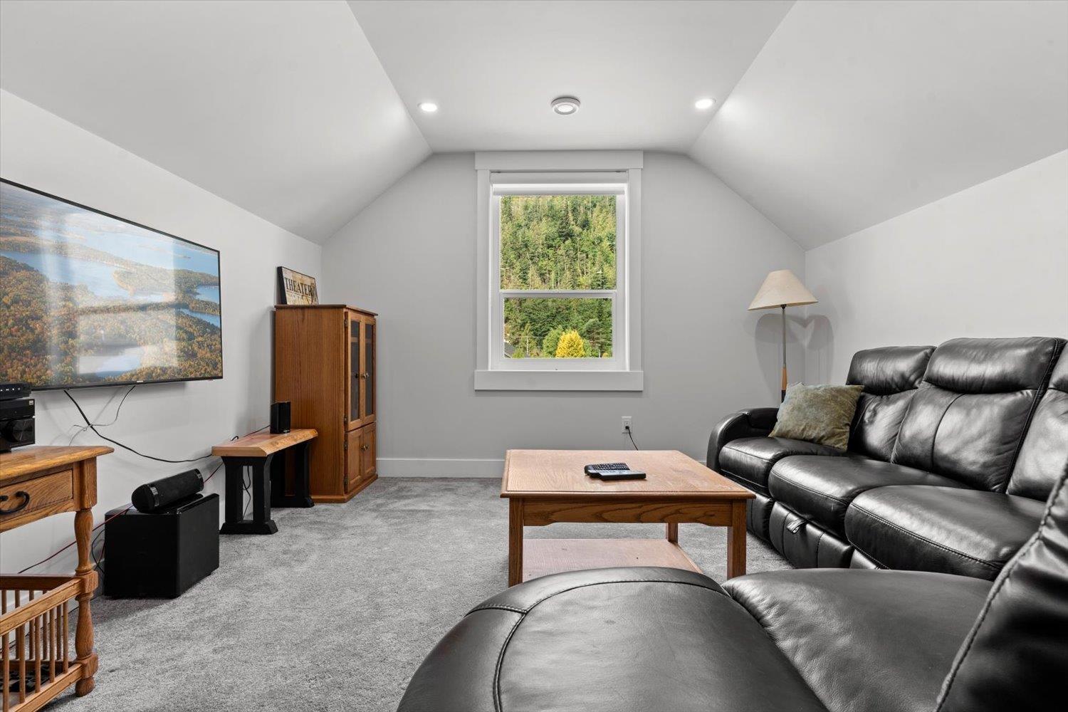 835 MYNG CRESCENT, Harrison Hot Springs, Harrison Hot Springs