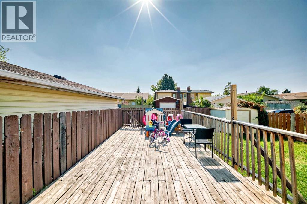 Single Family House Bungalow for Sale in   Avenue NE Pineridge Calgary 